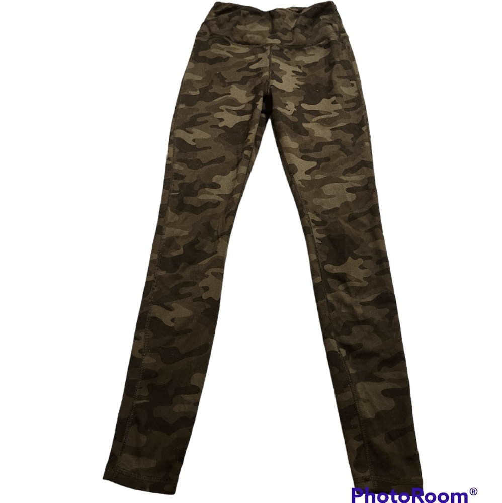 Danskin Green Camo Leggings